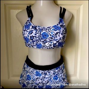 Large 2 piece swimwear blue & white floral🌼🌸
